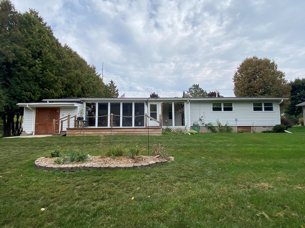 1163 N 8th Ave, Sturgeon Bay, Wisconsin 54235, 4 Bedrooms Bedrooms, ,1 BathroomBathrooms,Inland Residential,For Sale,N 8th Ave,141145