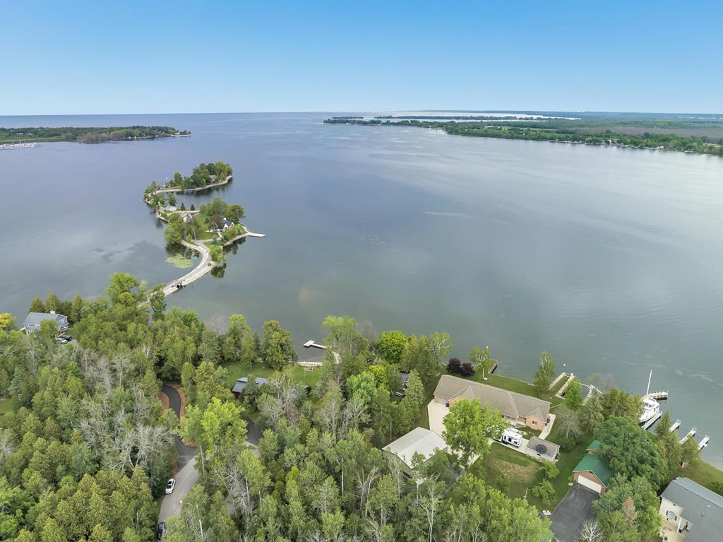 3340 Squaw Island Rd, Sturgeon Bay, Wisconsin 54235, 2 Bedrooms Bedrooms, ,3 BathroomsBathrooms,Waterfront Residential,For Sale,Squaw Island Rd,139743