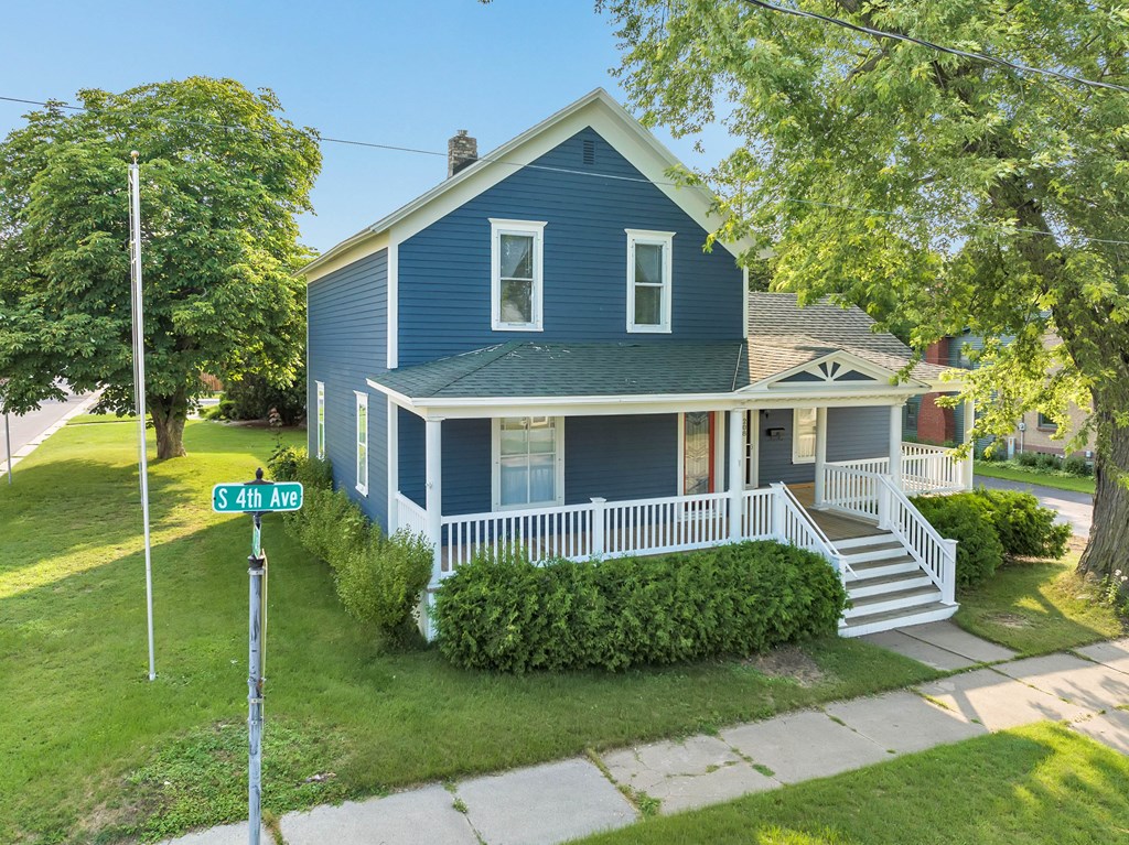 208 S 4th Ave, Sturgeon Bay, Wisconsin 54235, 3 Bedrooms Bedrooms, ,1 BathroomBathrooms,Inland Residential,For Sale,S 4th Ave,139775