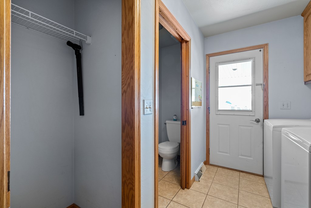 405 N 18th Ave, Sturgeon Bay, Wisconsin 54235, 4 Bedrooms Bedrooms, ,3 BathroomsBathrooms,Inland Residential,For Sale,N 18th Ave,141450
