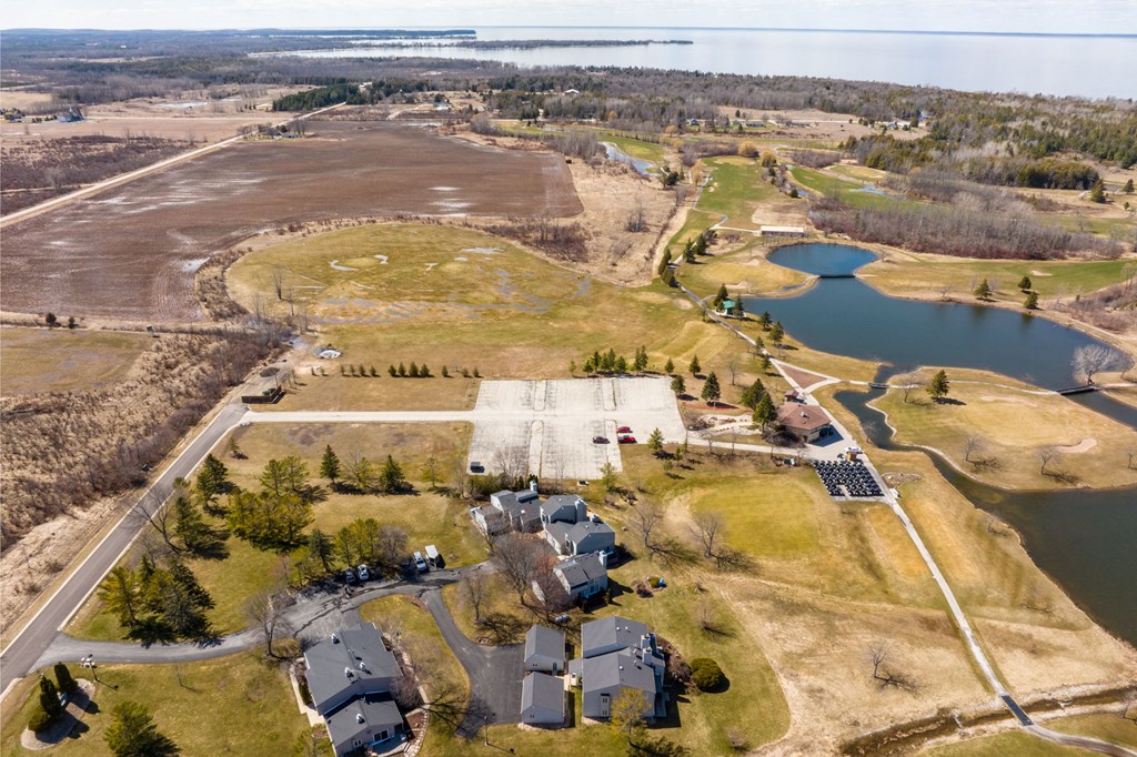4064 Golf Valley Dr, Sturgeon Bay, Wisconsin 54235, 2 Bedrooms Bedrooms, ,1 BathroomBathrooms,Inland Residential Condo Community,For Sale,Golf Valley Dr,141530