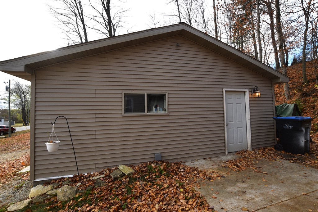 1943 Clay Banks Rd, Sturgeon Bay, Wisconsin 54235, 3 Bedrooms Bedrooms, ,2 BathroomsBathrooms,Inland Residential,For Sale,Clay Banks Rd,141180