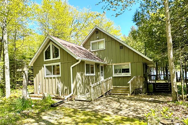 2050 S Lake Michigan Dr, Sturgeon Bay, Wisconsin 54235, 4 Bedrooms Bedrooms, ,2 BathroomsBathrooms,Waterfront Residential,For Sale,S Lake Michigan Dr,141677